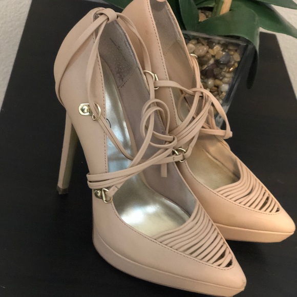 Bebé Heels - Picture 2 of 8